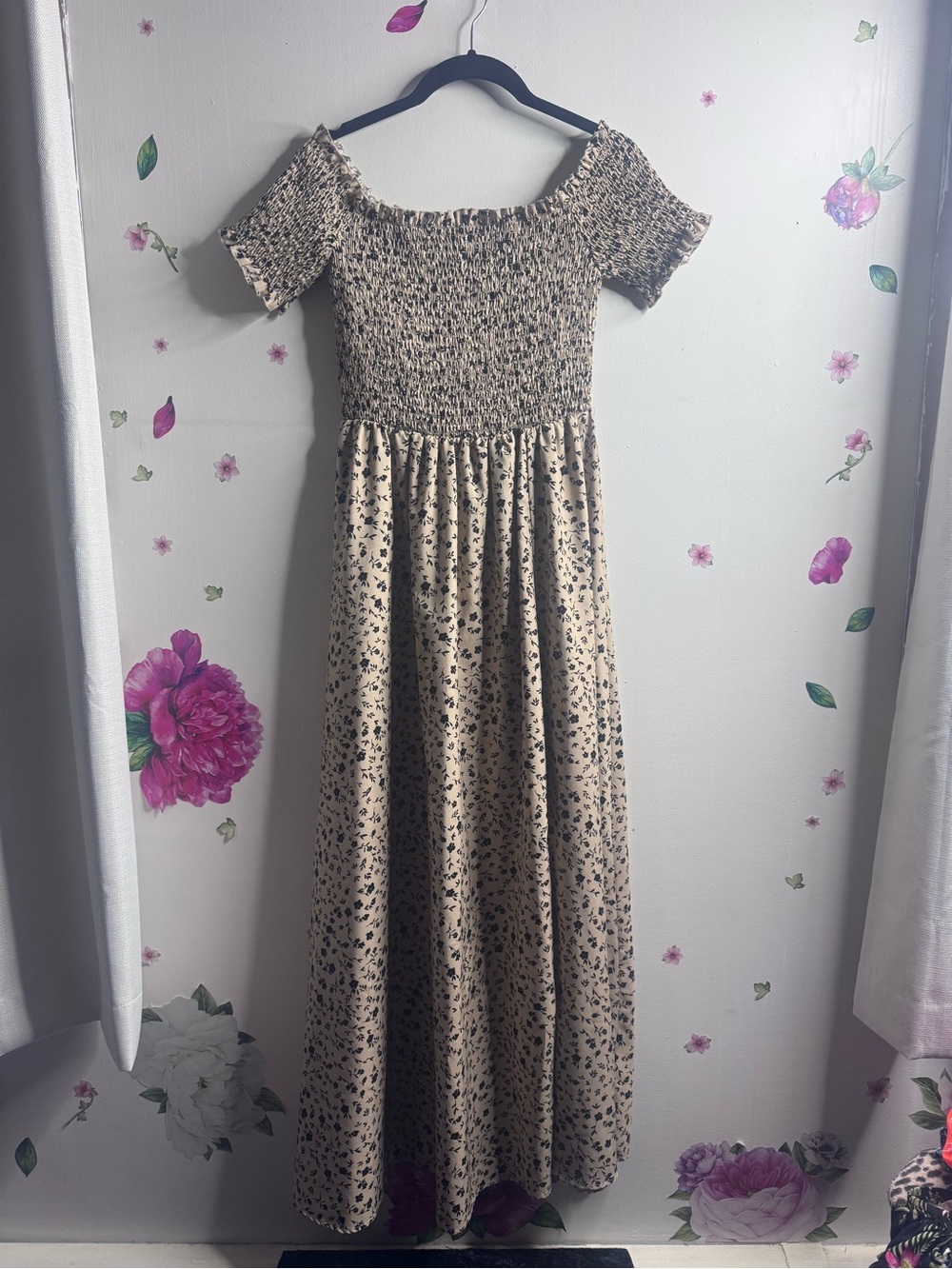 Source Unknown Beige Floral Smocked Maxi Dress with Short Sleeves